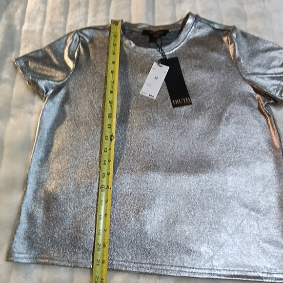 🎇🎊🎉🥂 HOT T-shirt by Truth - Picture 6 of 12